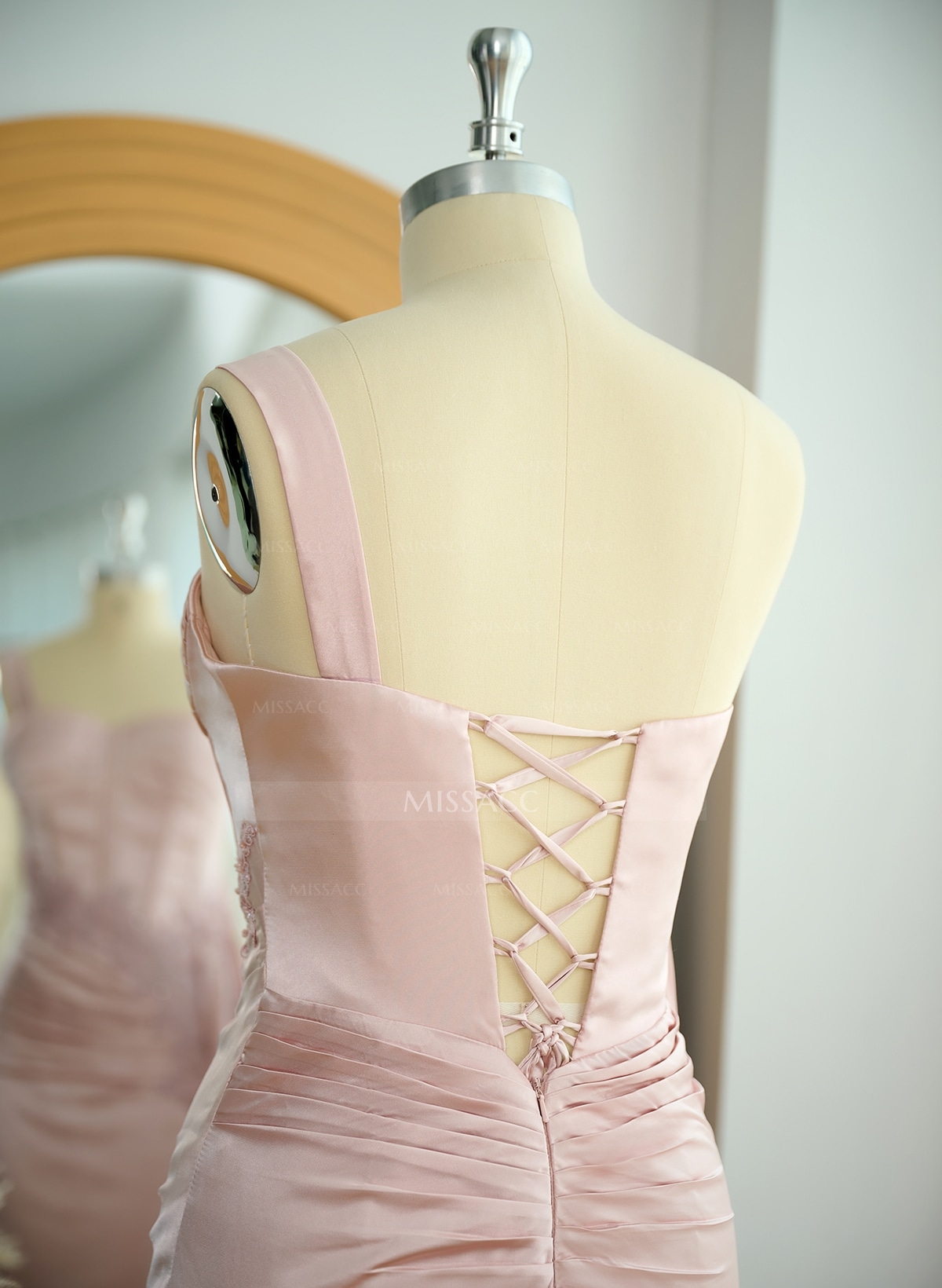 Trumpet/Mermaid Silk Like Satin Bridesmaid Dresses With High Split