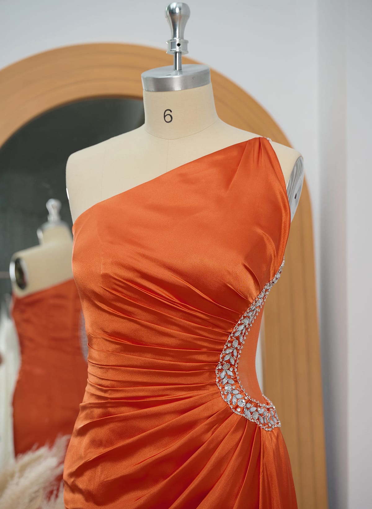 Sheath/Column One-Shoulder Silk Like Satin Evening Dresses With Rhinestone