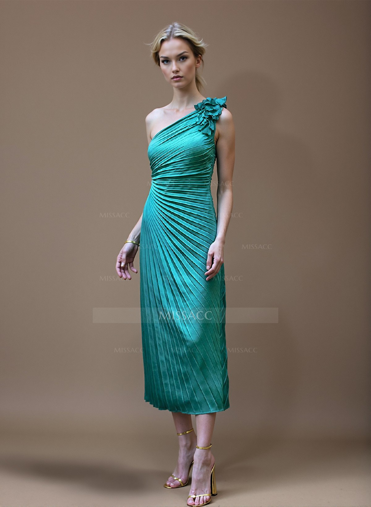 Sheath/Column Silk Like Satin Mother Of The Bride Dresses With Pleated