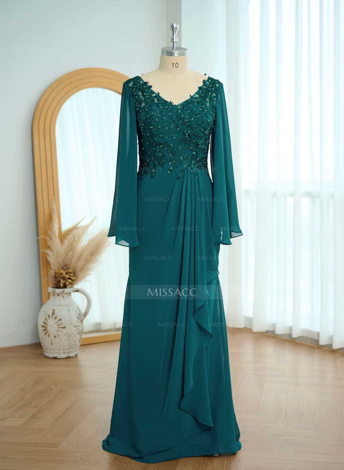 Sheath/Column V-Neck Chiffon Mother Of The Bride Dresses With Lace