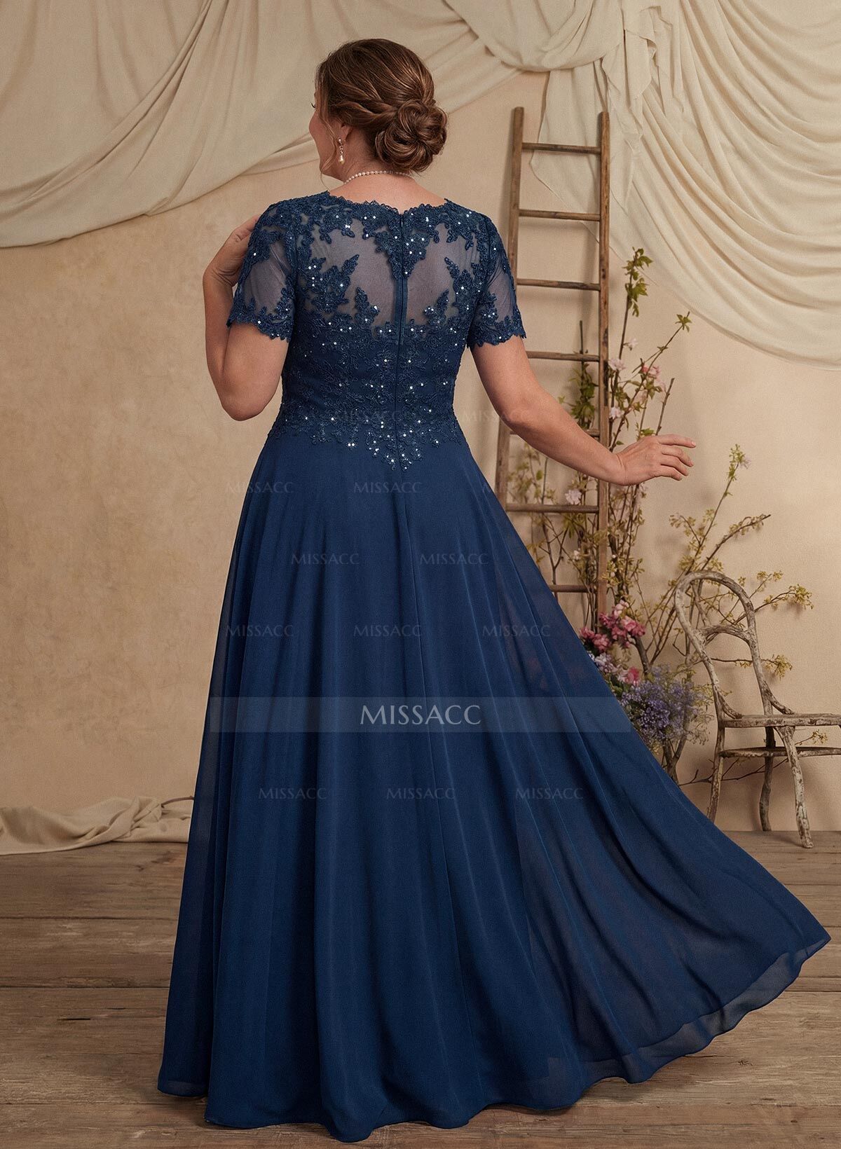 A-Line Scoop Neck Short Sleeves Chiffon Mother Of The Bride Dresses With Lace