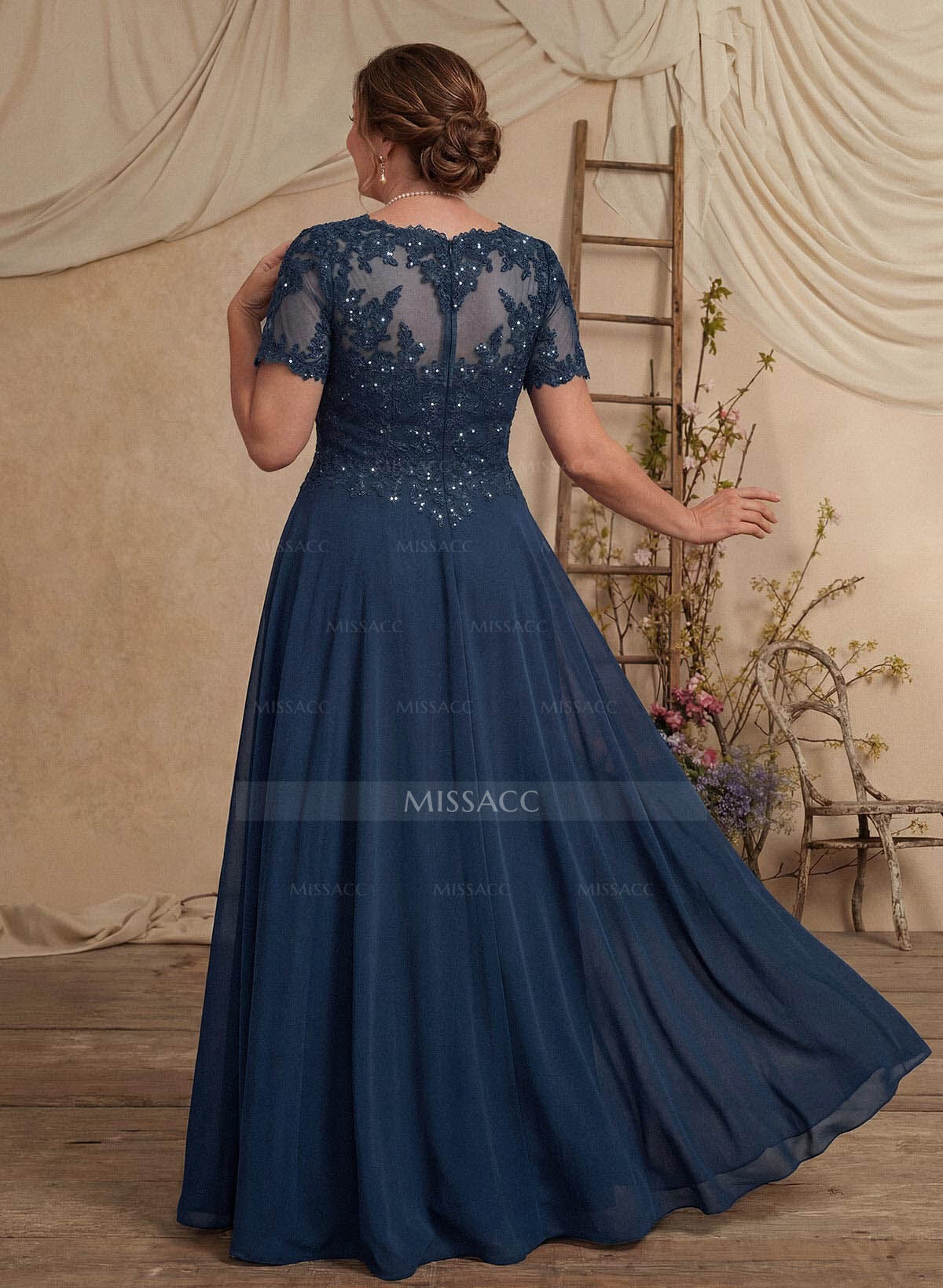 A-Line Scoop Neck Short Sleeves Chiffon Mother Of The Bride Dresses With Lace