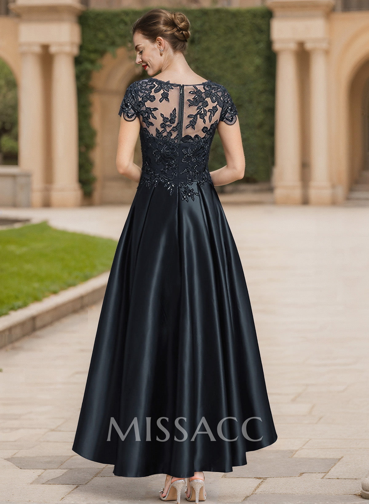 A-Line Scoop Neck Short Sleeves Satin Mother Of The Bride Dresses With Lace