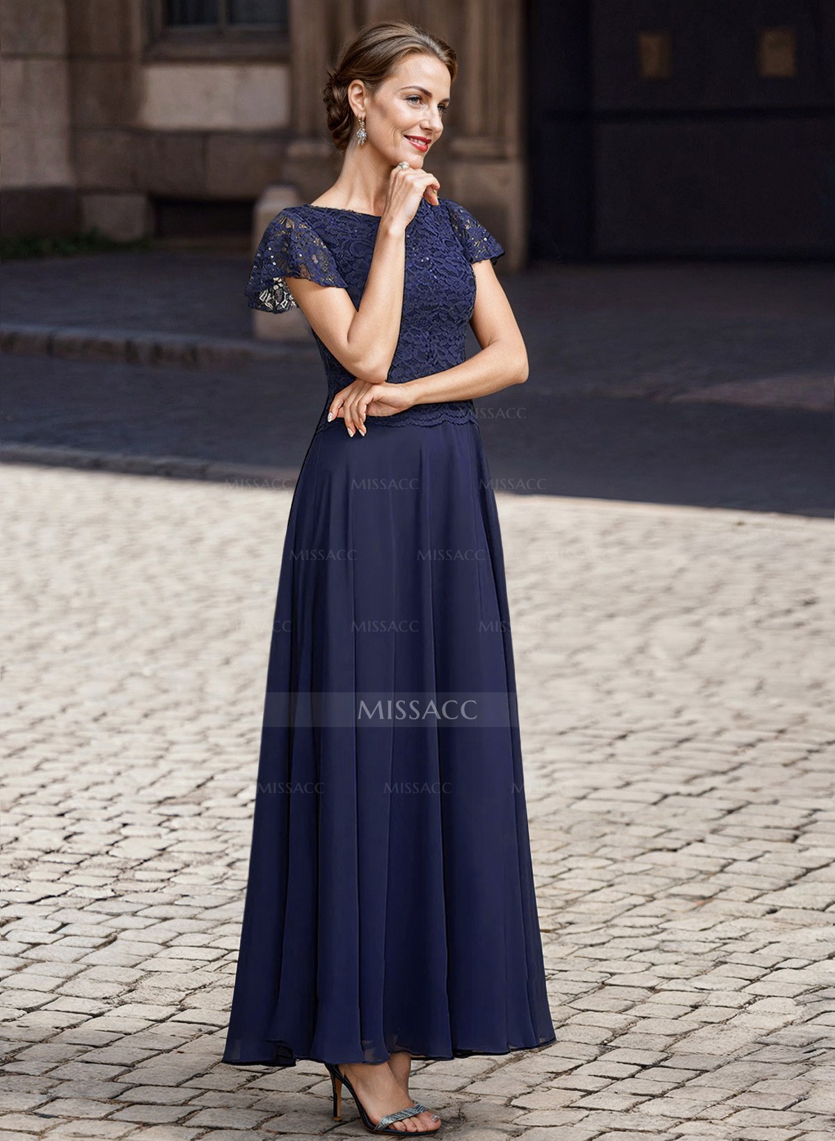 A-Line Scoop Neck Short Sleeves Chiffon Mother Of The Bride Dresses With Lace