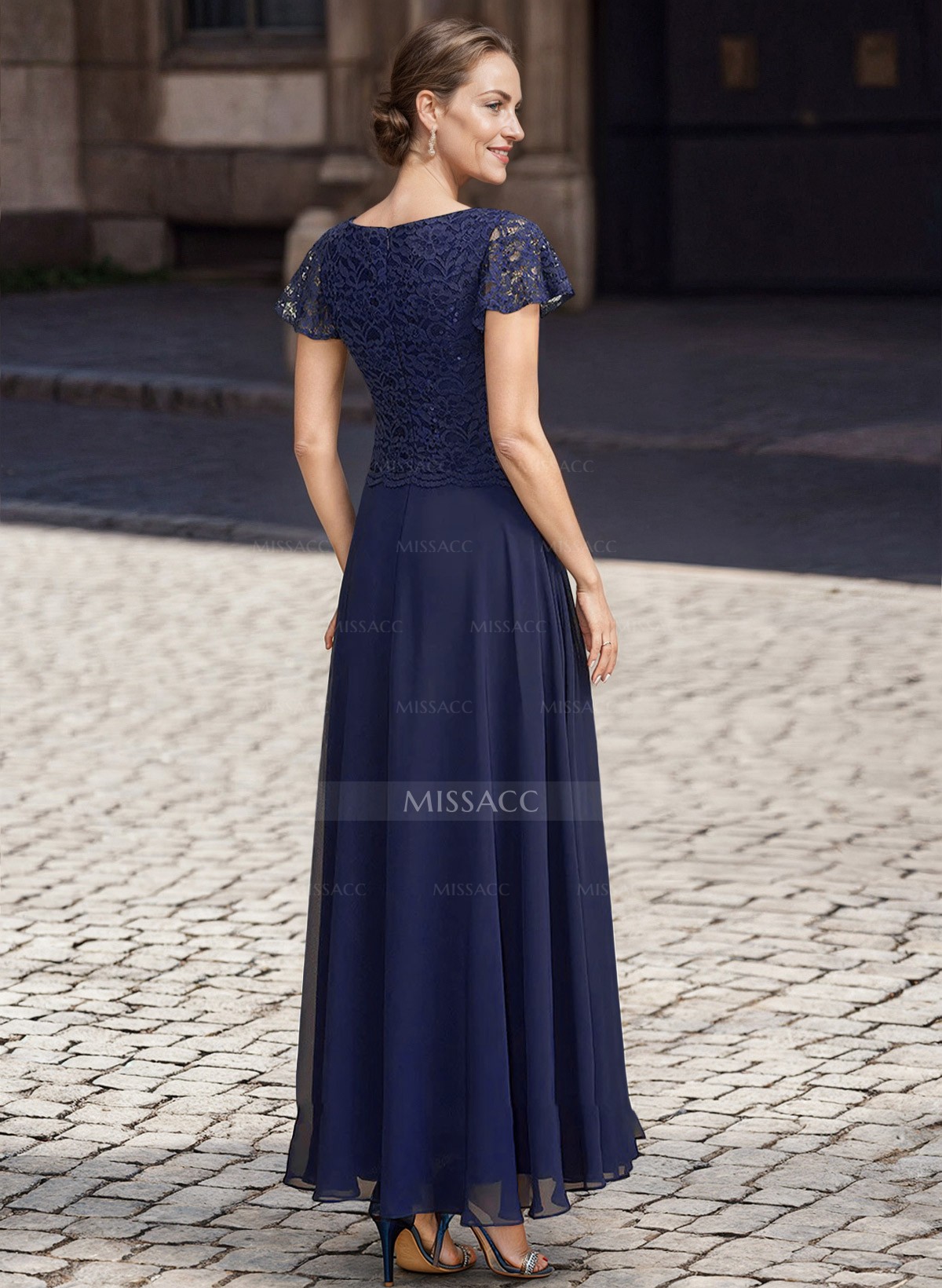 A-Line Scoop Neck Short Sleeves Chiffon Mother Of The Bride Dresses With Lace