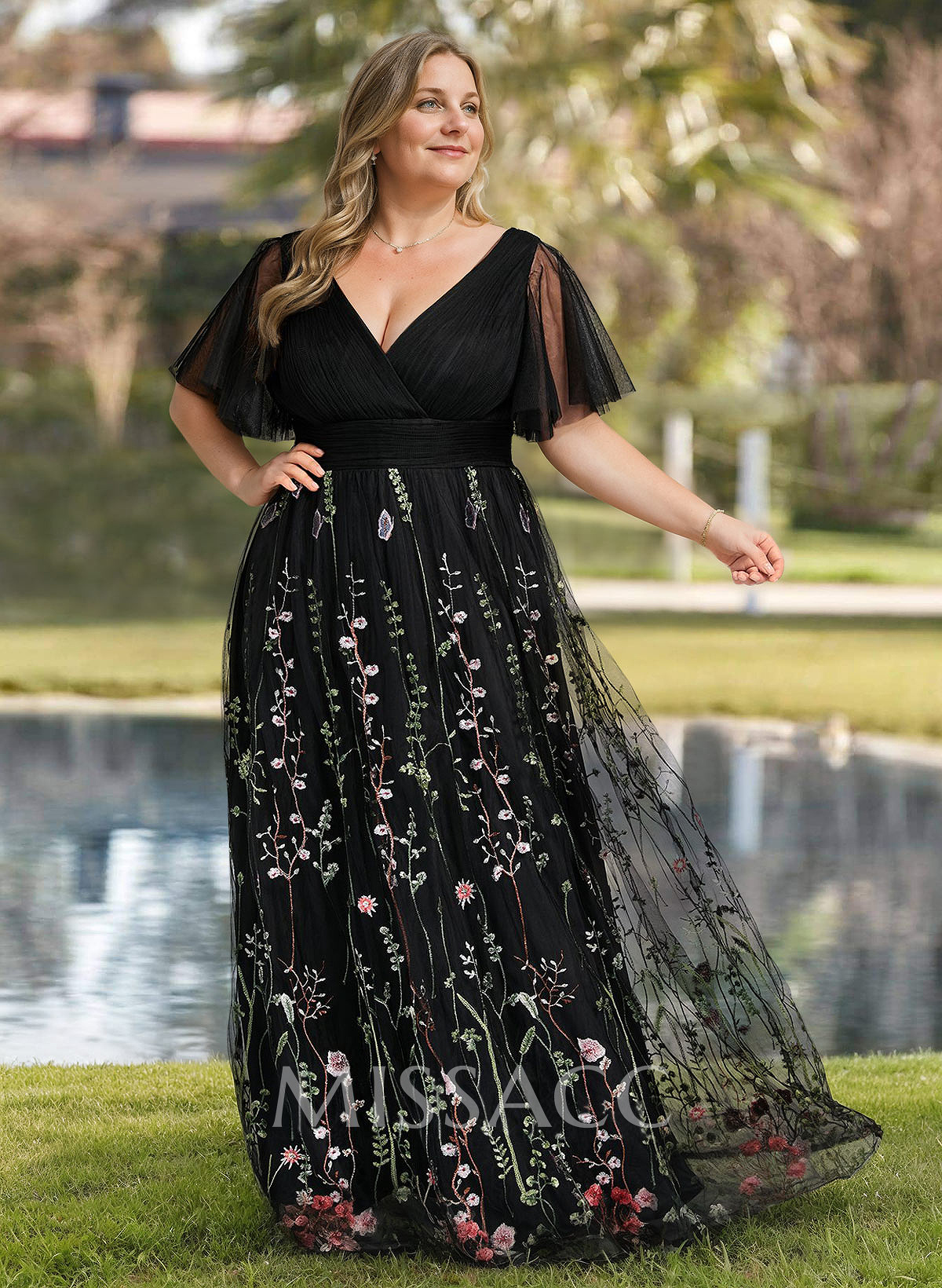A-Line V-Neck Floor-Length Tulle Mother Of The Bride Dresses With Appliques Lace