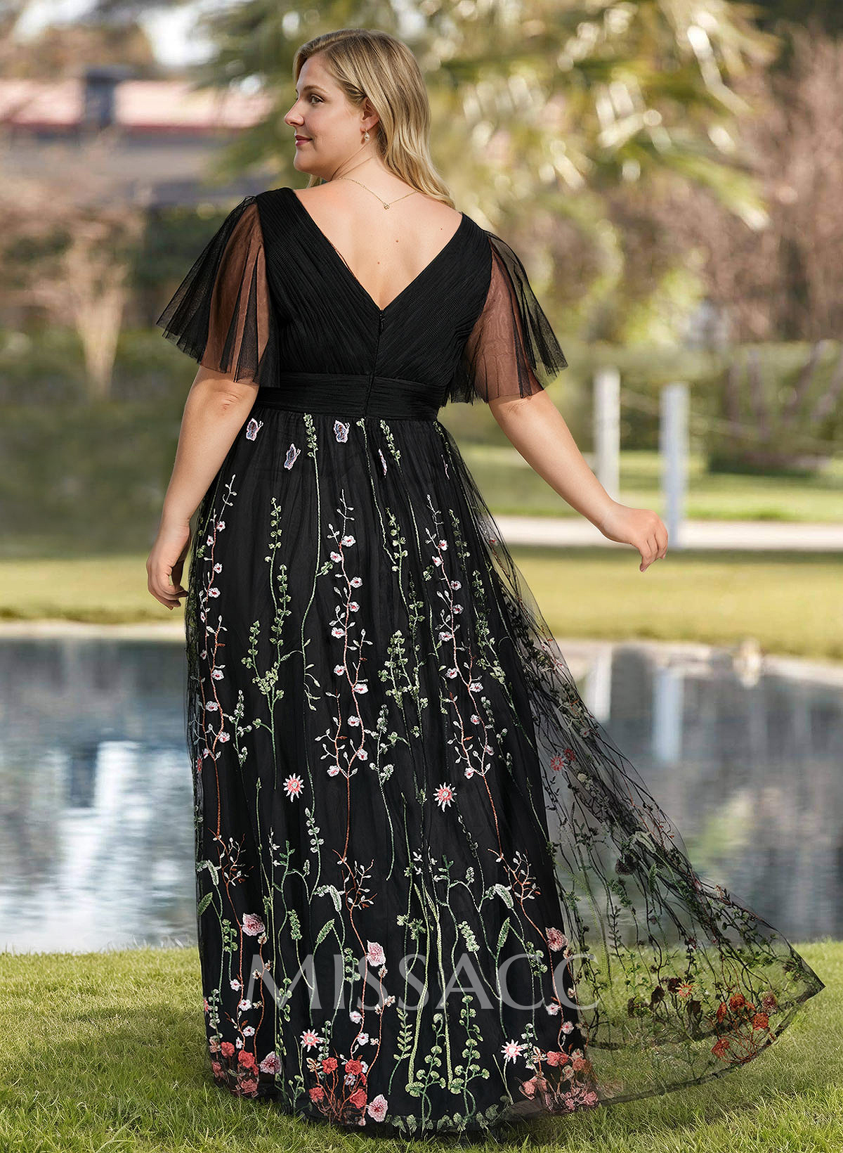 A-Line V-Neck Floor-Length Tulle Mother Of The Bride Dresses With Appliques Lace
