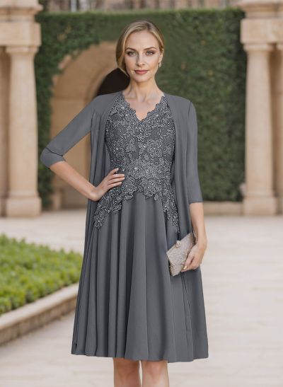 A-Line V-Neck 3/4 Sleeves Knee-Length Chiffon Mother Of The Bride Dresses With Appliques Lace