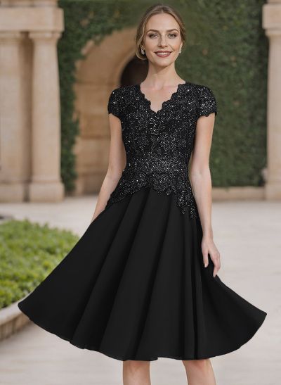 A-Line V-Neck 3/4 Sleeves Knee-Length Chiffon Mother Of The Bride Dresses With Appliques Lace