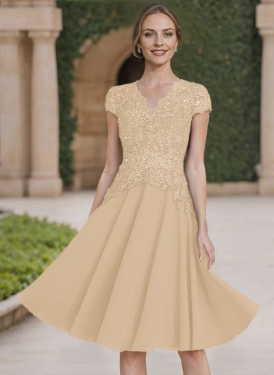 A-Line V-Neck 3/4 Sleeves Knee-Length Chiffon Mother Of The Bride Dresses With Appliques Lace