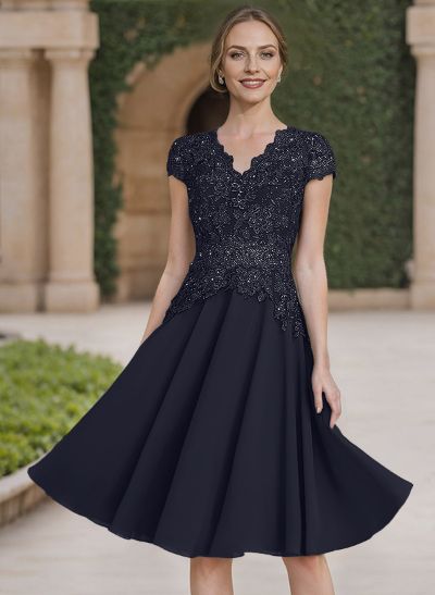 A-Line V-Neck 3/4 Sleeves Knee-Length Chiffon Mother Of The Bride Dresses With Appliques Lace