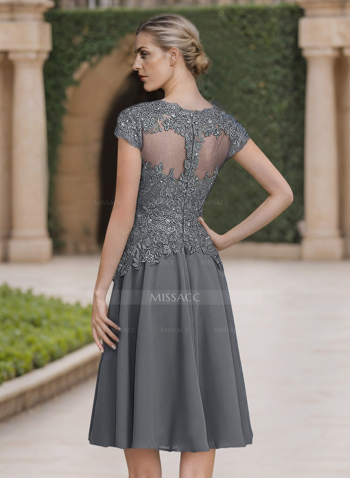 A-Line V-Neck 3/4 Sleeves Knee-Length Chiffon Mother Of The Bride Dresses With Appliques Lace