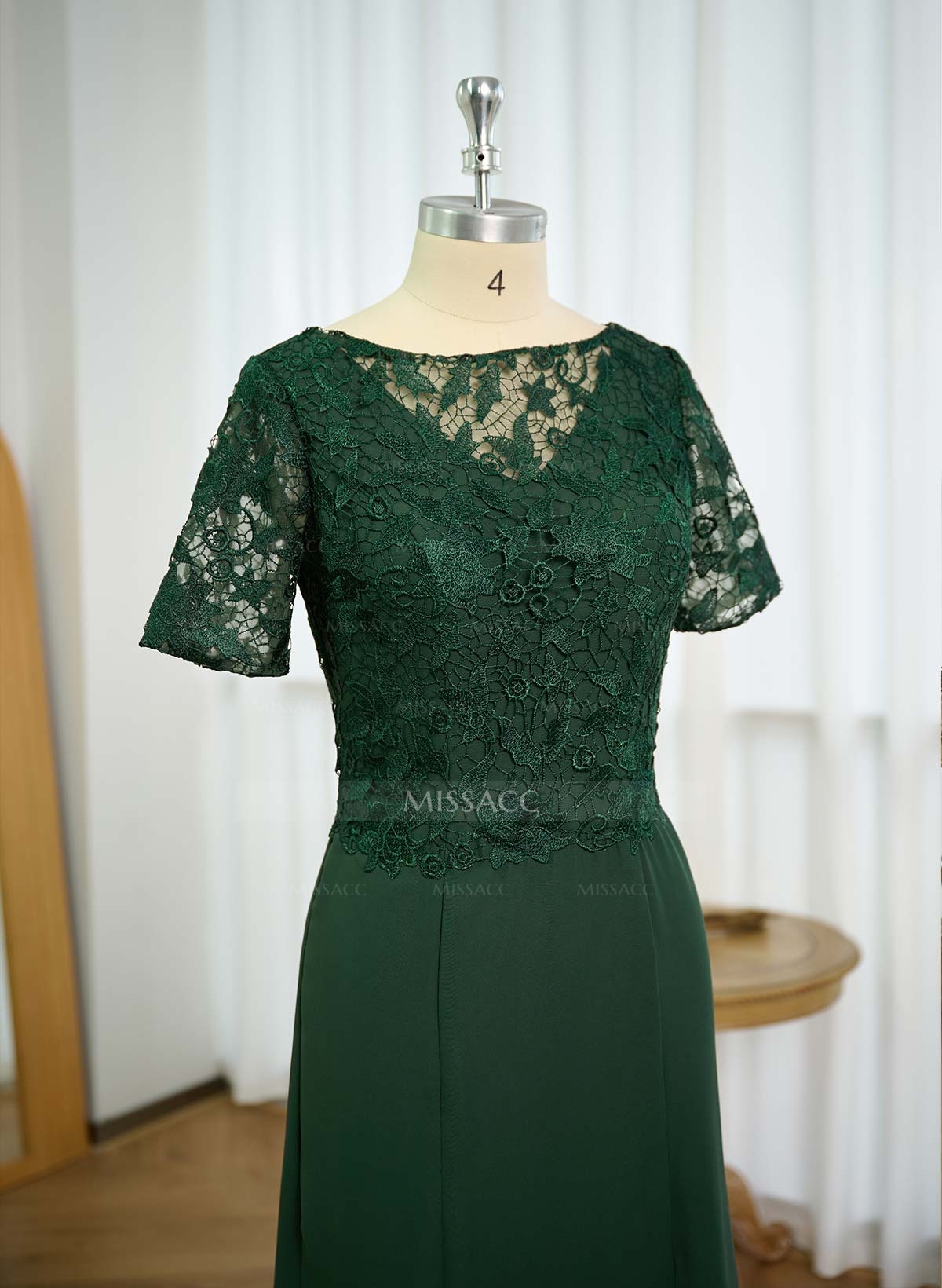 Exquisite Floral Embroidered Scoop Neck Short Sleeves Chiffon Mother Of The Bride Dresses