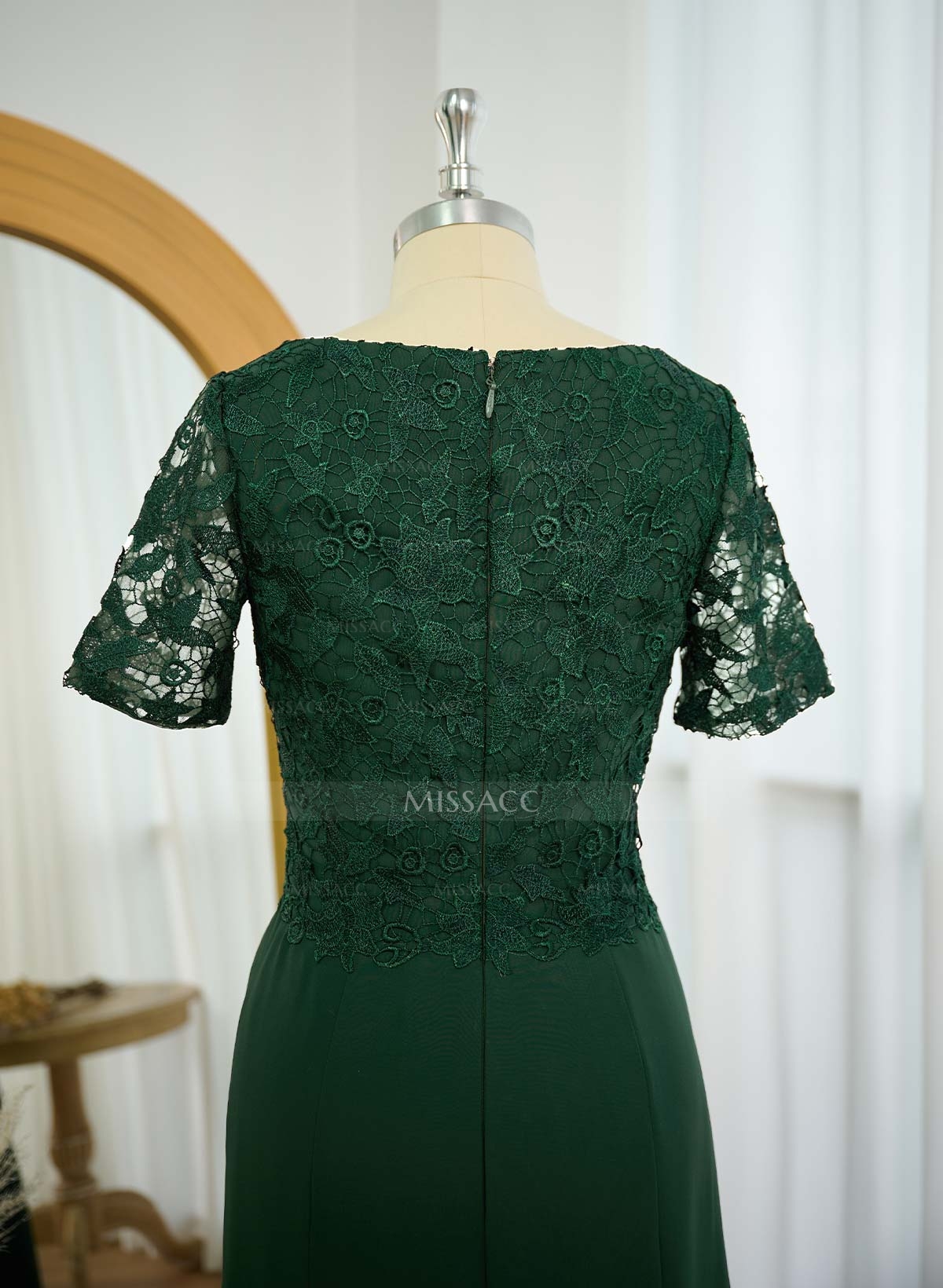 Exquisite Floral Embroidered Scoop Neck Short Sleeves Chiffon Mother Of The Bride Dresses