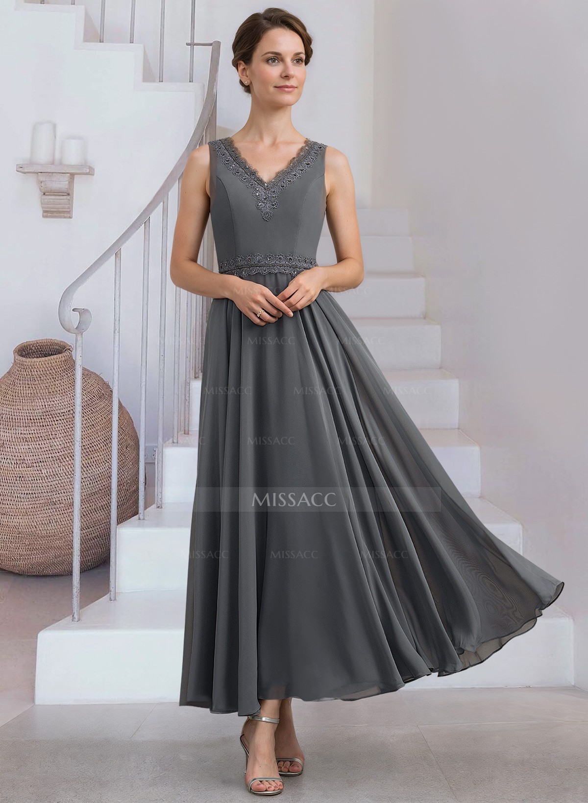 A-Line V-Neck Chiffon Mother Of The Bride Dresses With Appliques Lace