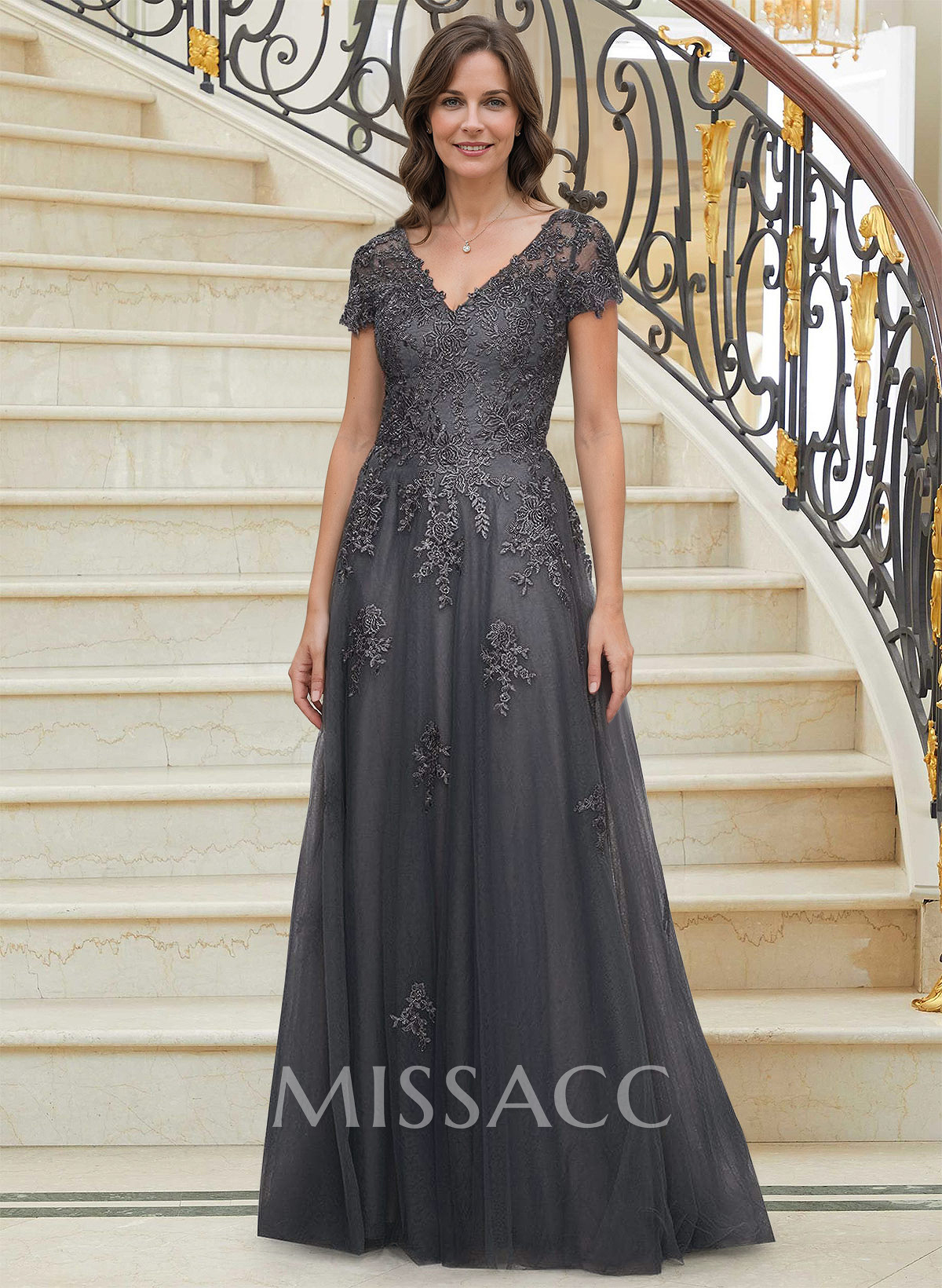 Modest V-Neck Multilayer Tulle Skirt Mother Of The Bride Dresses With Lace Applique