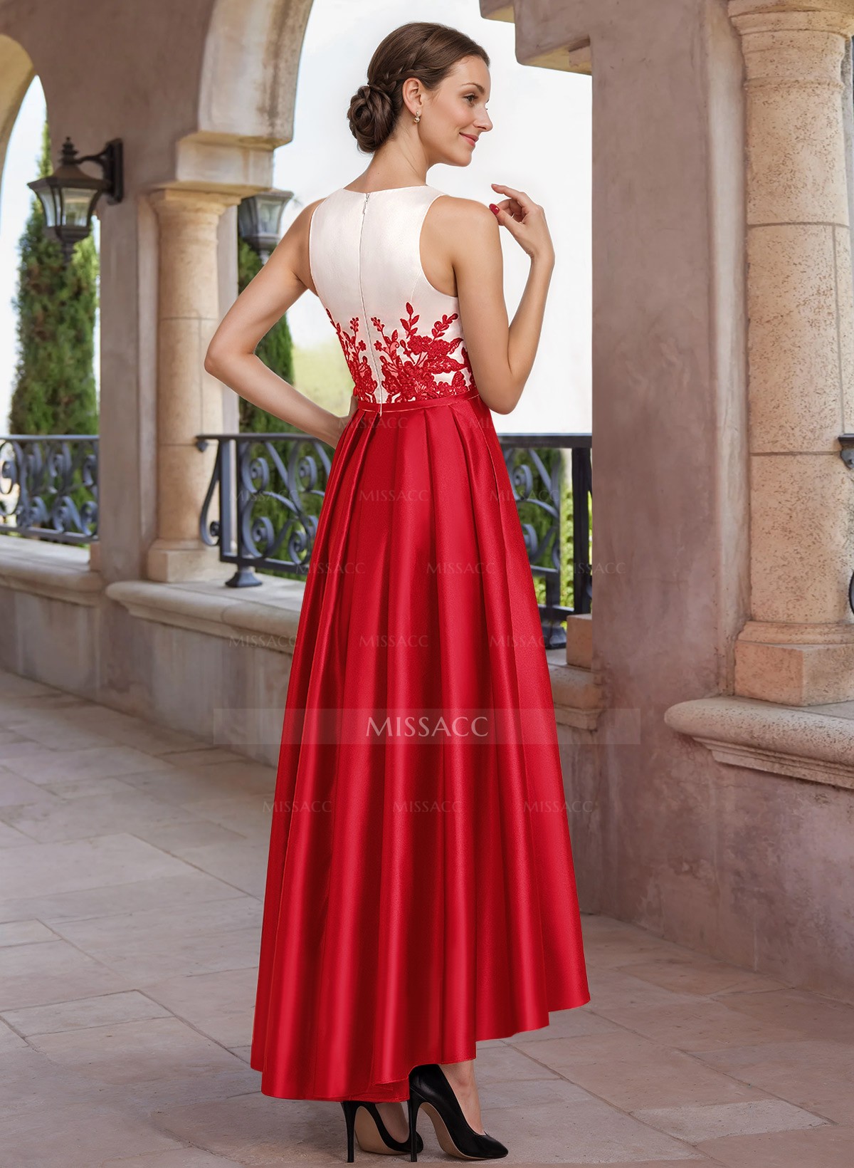 A-Line Scoop Neck Sleeveless Asymmetrical Satin Mother Of The Bride Dresses With Lace