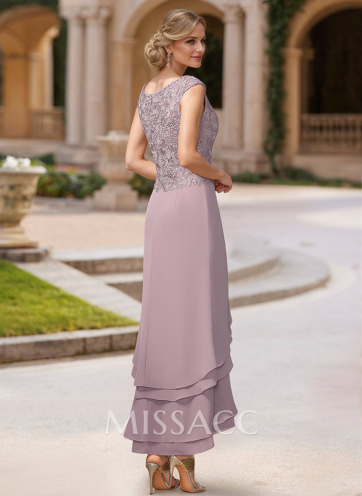 Vintage Inspired Scoop Neck Tiered Skirt Mother Of The Bride Dresses With Convertible Shawl