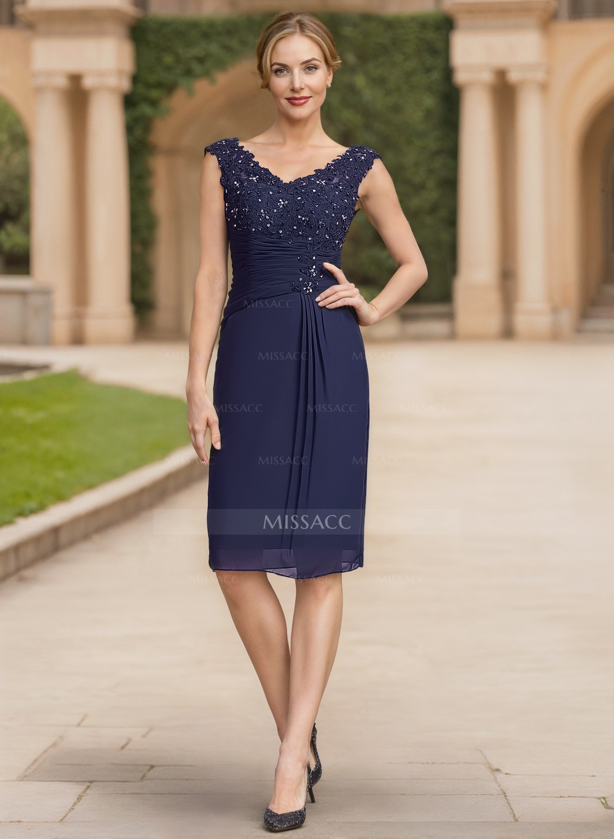 Sheath/Column Chiffon Mother Of The Bride Dresses With Appliques Lace