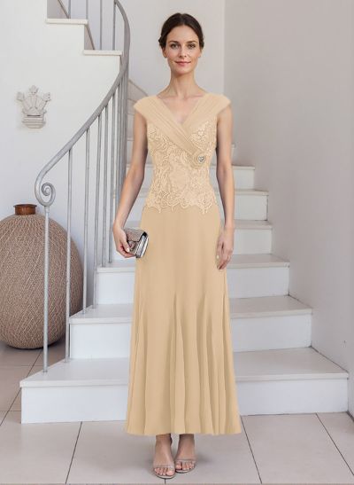 Sheath/Column V-Neck Chiffon Mother Of The Bride Dresses With Lace