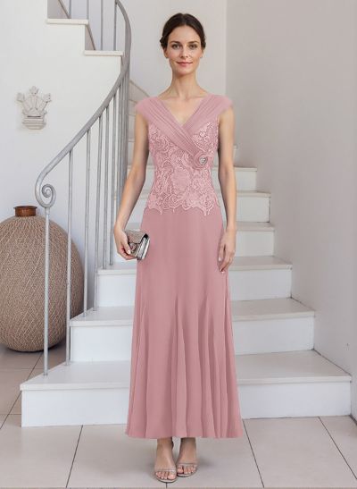 Sheath/Column V-Neck Chiffon Mother Of The Bride Dresses With Lace