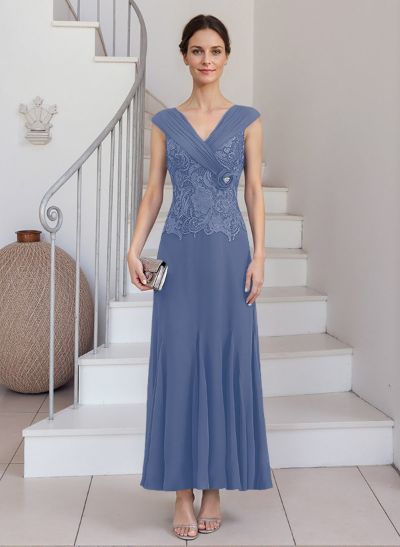 Sheath/Column V-Neck Chiffon Mother Of The Bride Dresses With Lace