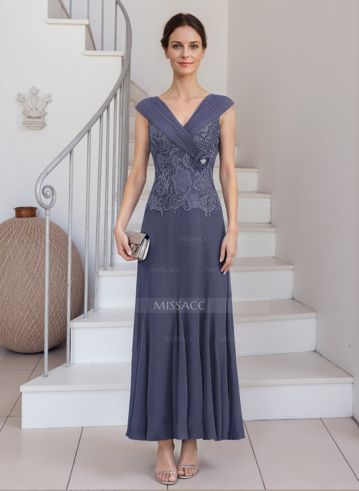 Sheath/Column V-Neck Chiffon Mother Of The Bride Dresses With Lace