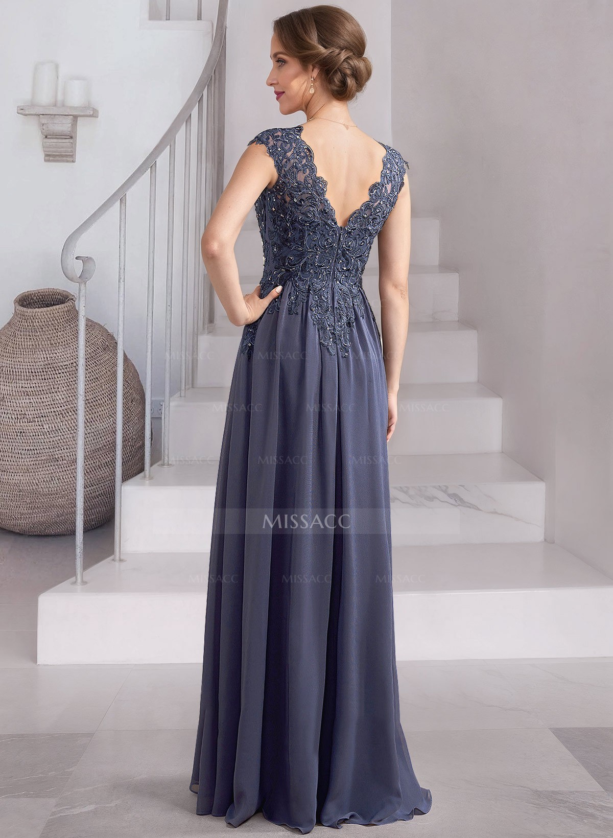 A-Line V-Neck Sleeveless Chiffon Mother Of The Bride Dresses With Lace