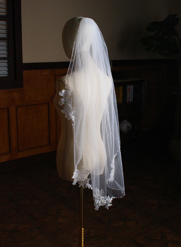 Pearl Trim Edge Single Tier Tulle Bridal Fingertip Length Wedding Veils