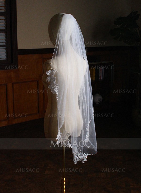 Pearl Trim Edge Single Tier Tulle Bridal Fingertip Length Wedding Veils