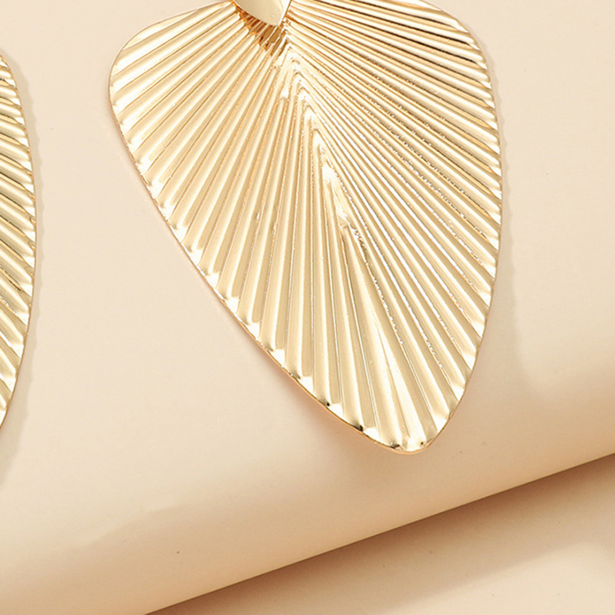 Exaggerated Geometric Leaf Metal Earrings