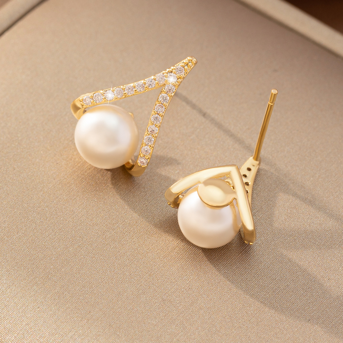 Pearl/Rhinestone Stud Earrings