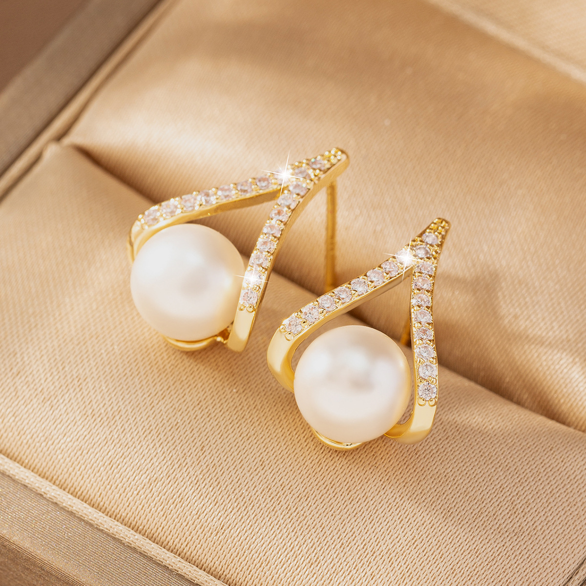 Pearl/Rhinestone Stud Earrings