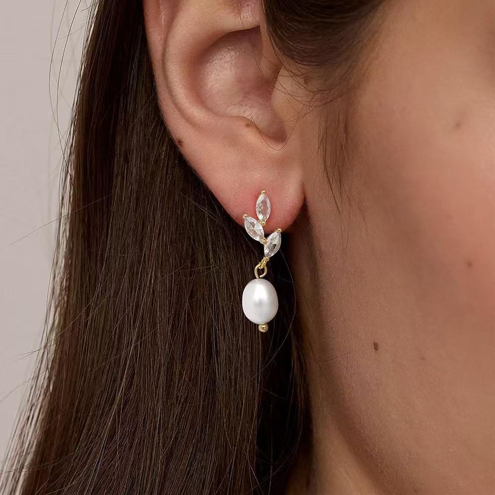 Super Shiny Leaf Pearl Stud Earrings