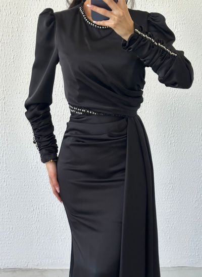 Sheath/Column Scoop Neck Long Sleeves Silk Like Satin Evening Dresses With Beading