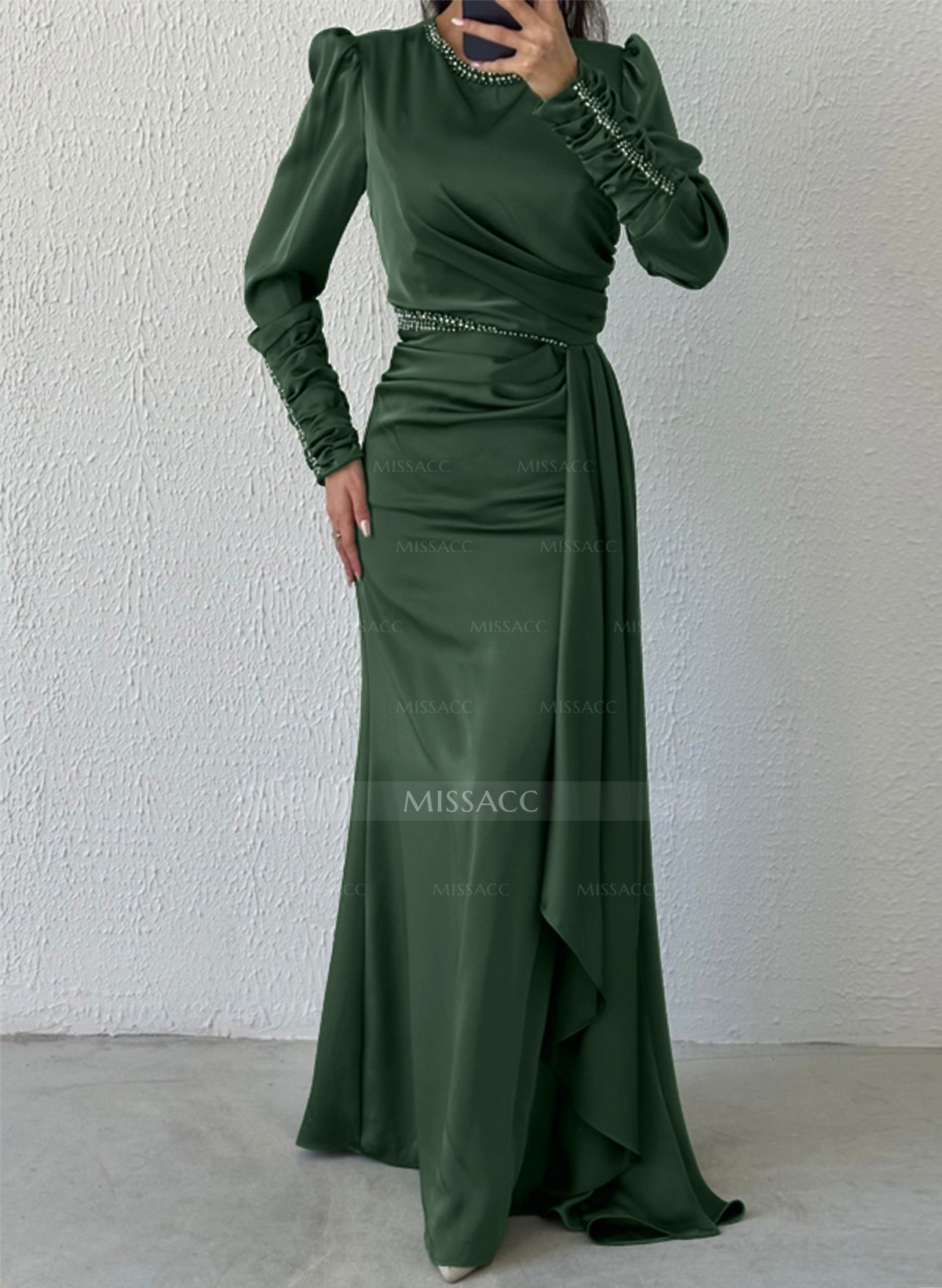 Sheath/Column Scoop Neck Long Sleeves Silk Like Satin Evening Dresses With Beading