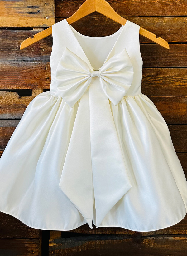 A-Line Scoop Neck Sleeveless Satin Flower Girl Dresses With Bow(s)