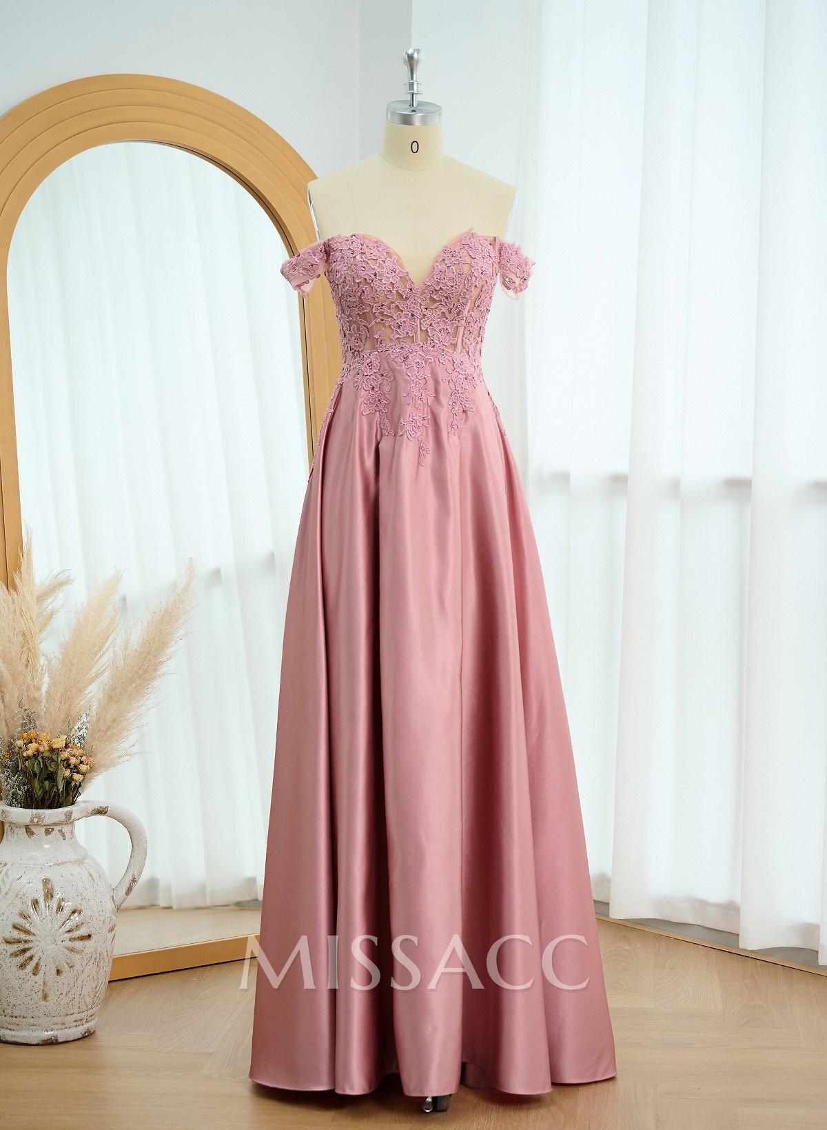 Elegant Off-The-Shoulder A-Line Satin Prom Dresses With Appliques Lace
