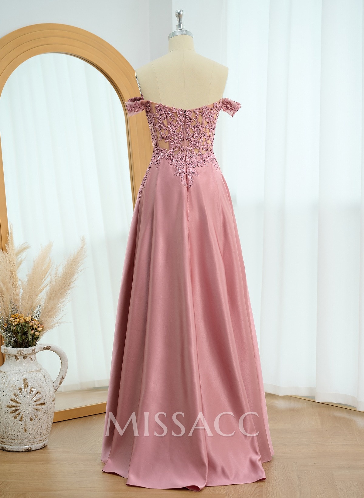 Elegant Off-The-Shoulder A-Line Satin Prom Dresses With Appliques Lace