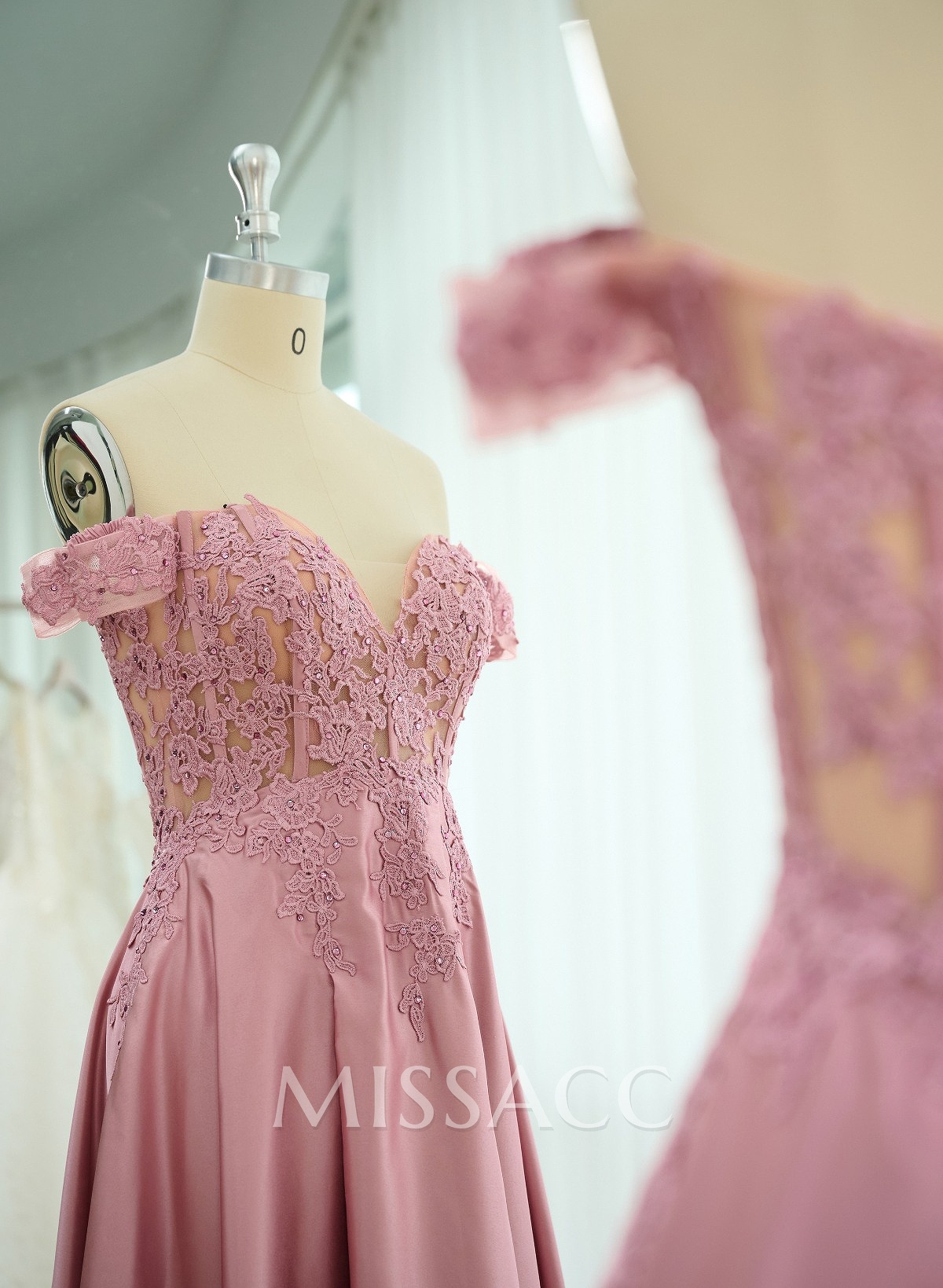 Elegant Off-The-Shoulder A-Line Satin Prom Dresses With Appliques Lace