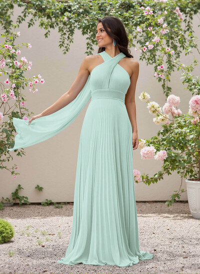 Minimalistic A-Line Halter Sleeveless Chiffon Bridesmaid Dresses With Bare Back