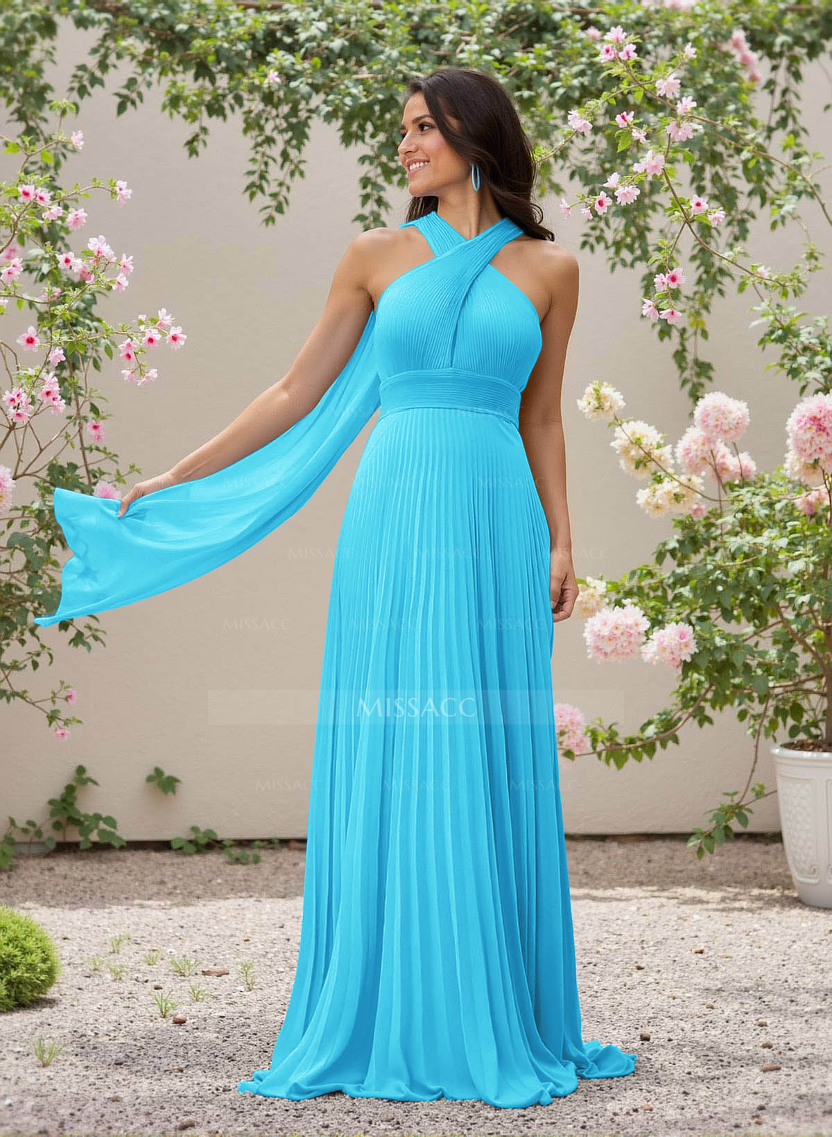 Minimalistic A-Line Halter Sleeveless Chiffon Bridesmaid Dresses With Bare Back