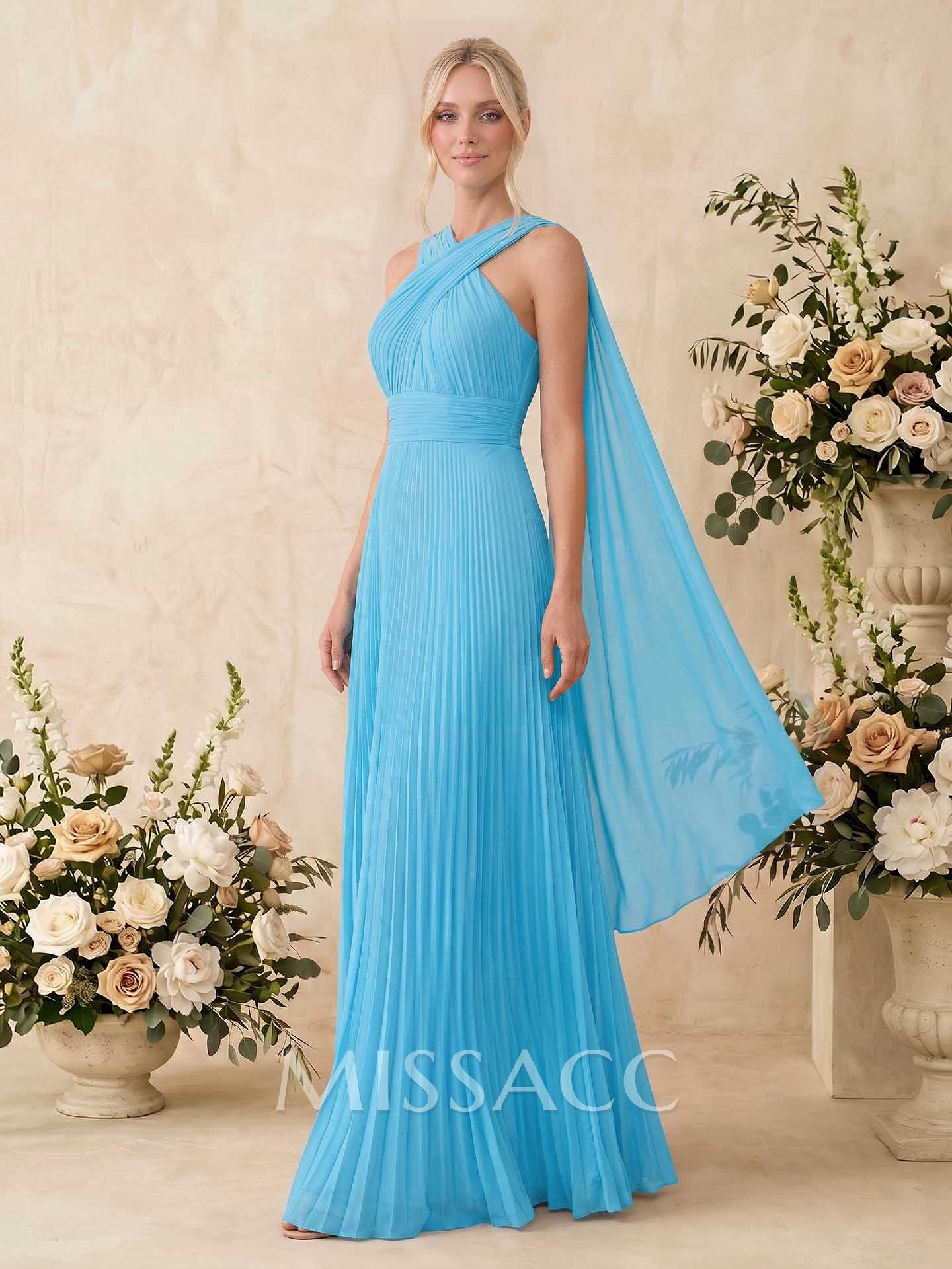 Minimalistic A-Line Halter Sleeveless Chiffon Bridesmaid Dresses With Bare Back