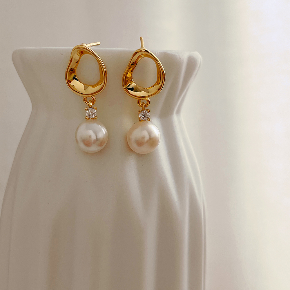 Simple Pearl Vintage Stud Earrings