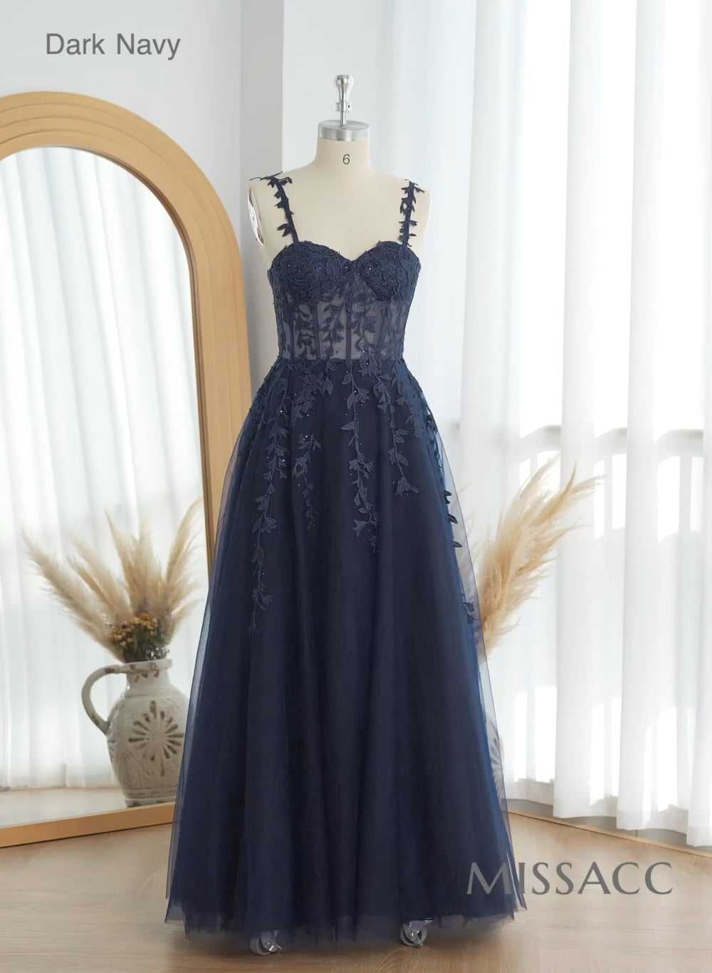 Princess Ball Gown Sweetheart Detachable Straps Tulle Prom Dresses With Lace Applique