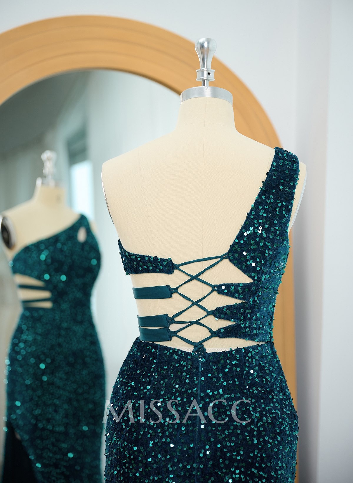 Exquisite One-Shoulder Outcut Velvet Sequin Prom Dresses With High Split