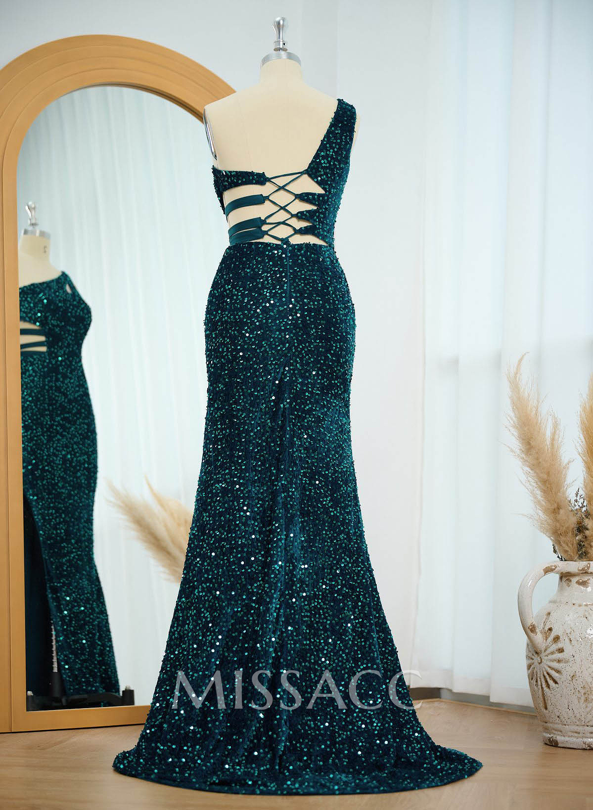 Exquisite One-Shoulder Outcut Velvet Sequin Prom Dresses With High Split