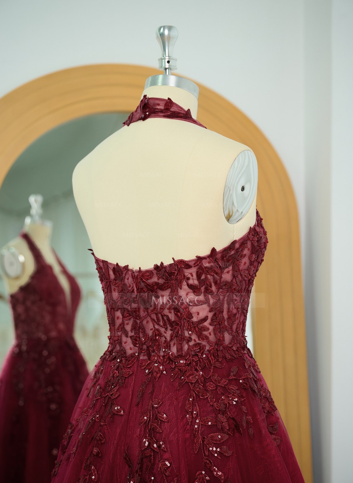 Shiny Halter Lace Illusion Corset A-Line Sweep Train Tulle Prom Dresses