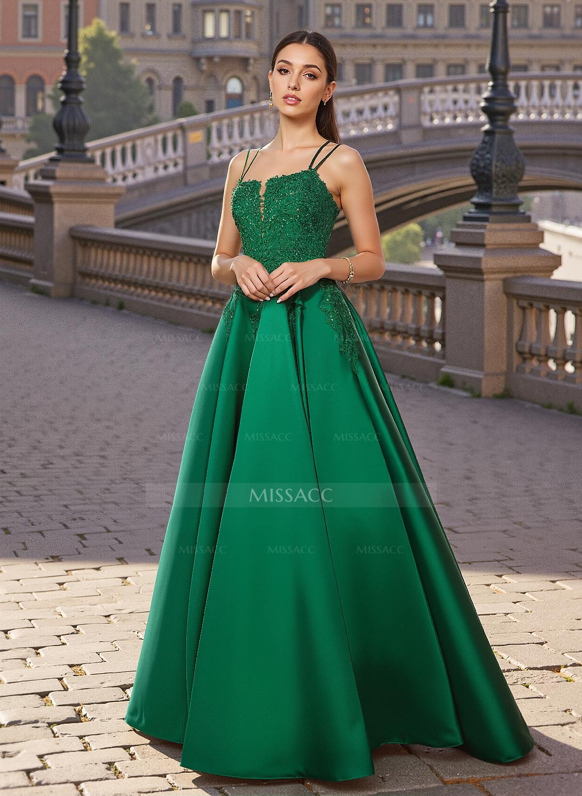 Exquisite A-Line V-Neck Satin/Lace Prom Dresses With Appliques Lace