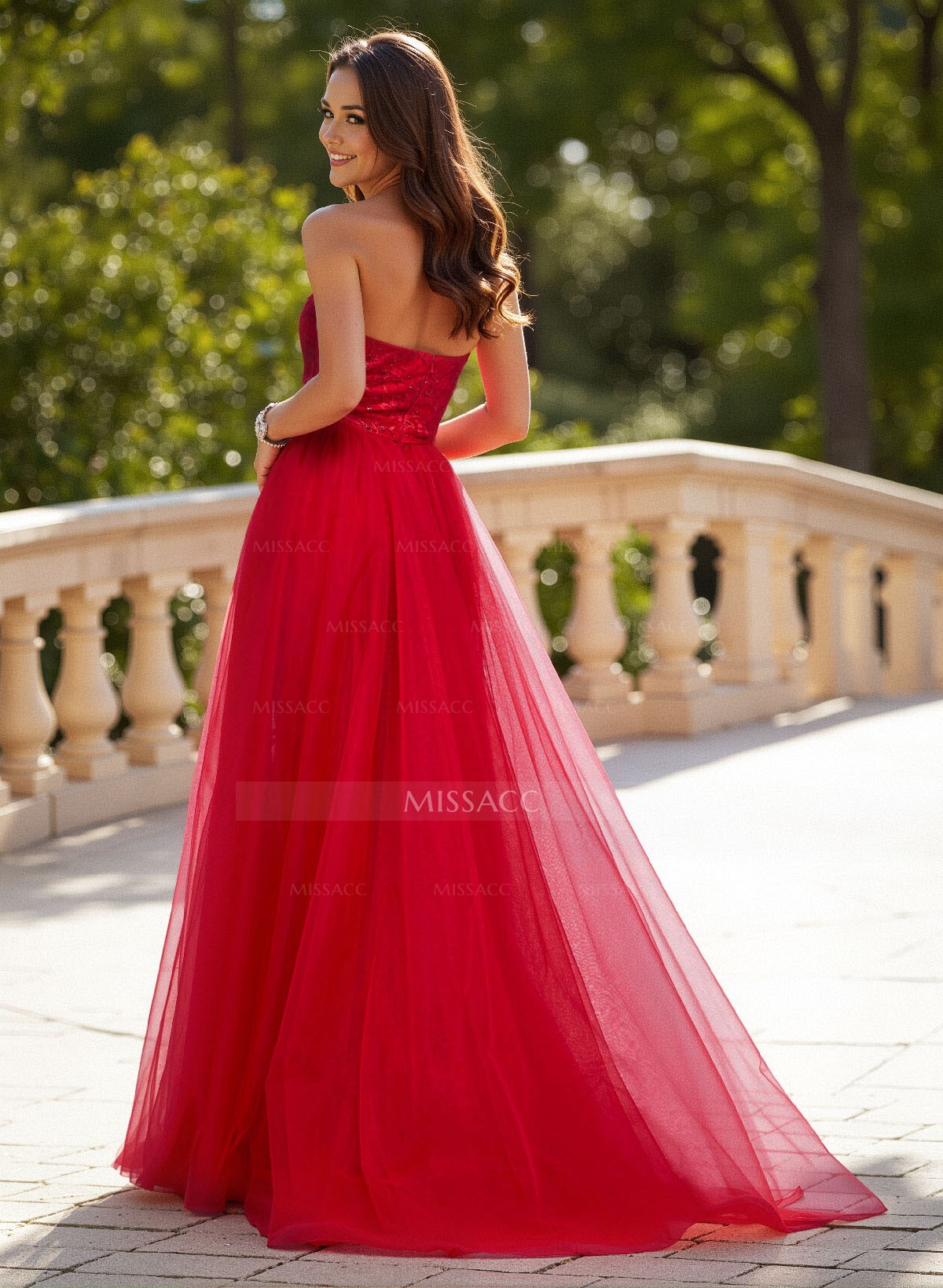 Unique Halter Overskirt Sweep Train Lace/Tulle Prom Dresses